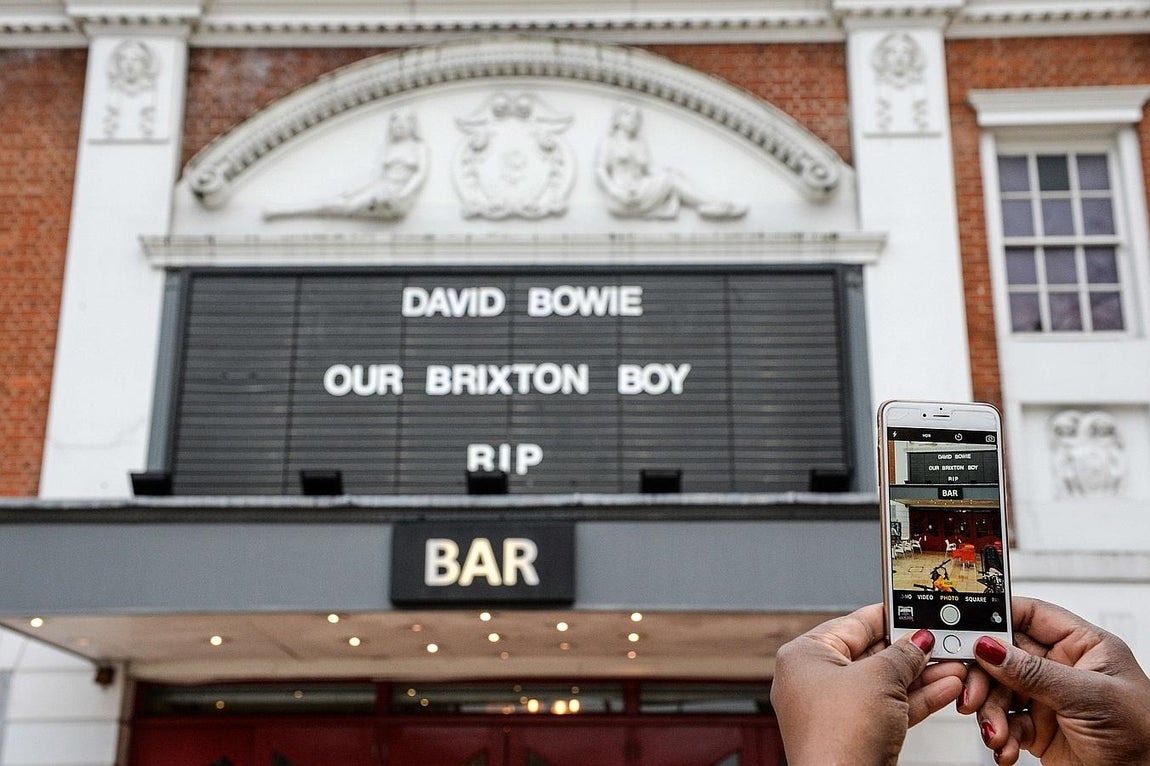 Lágrimas en todo el mundo por David Bowie