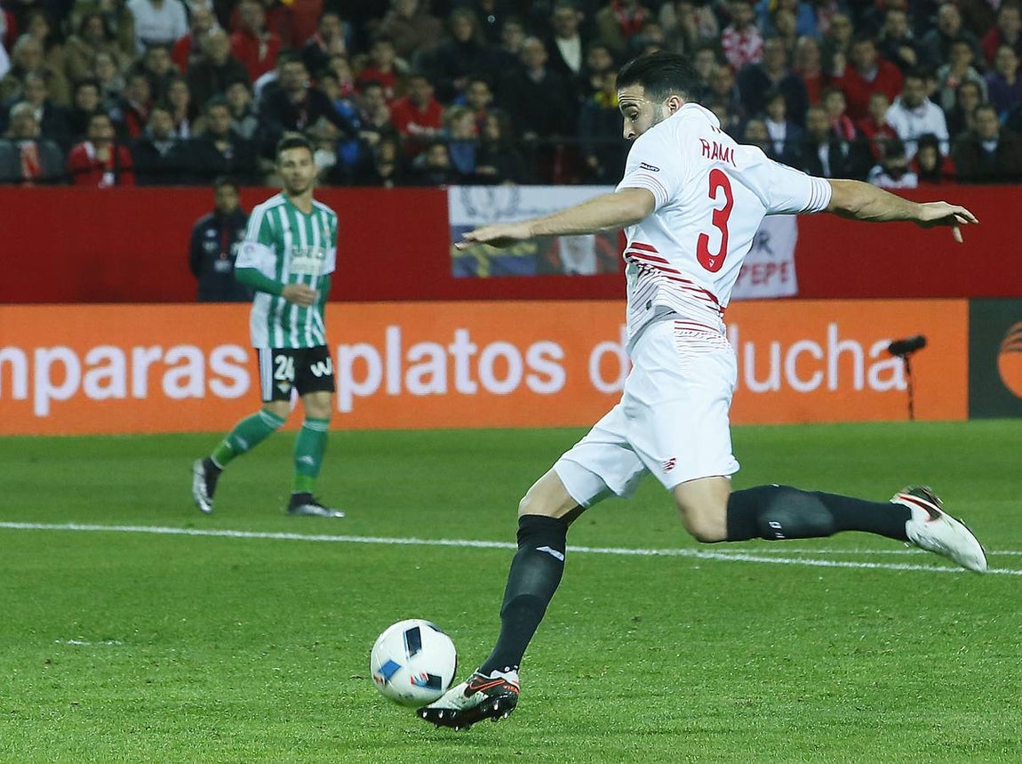 Reyes, Rami, Gameiro y Kakuta fueron los autores de los tantos en una noche de fiesta para el sevillismo