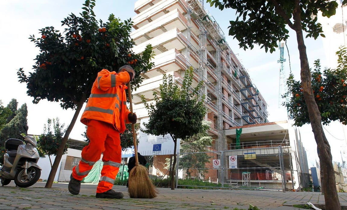 Obras en el antiguo edificio de Magisterio en el Sector Sur