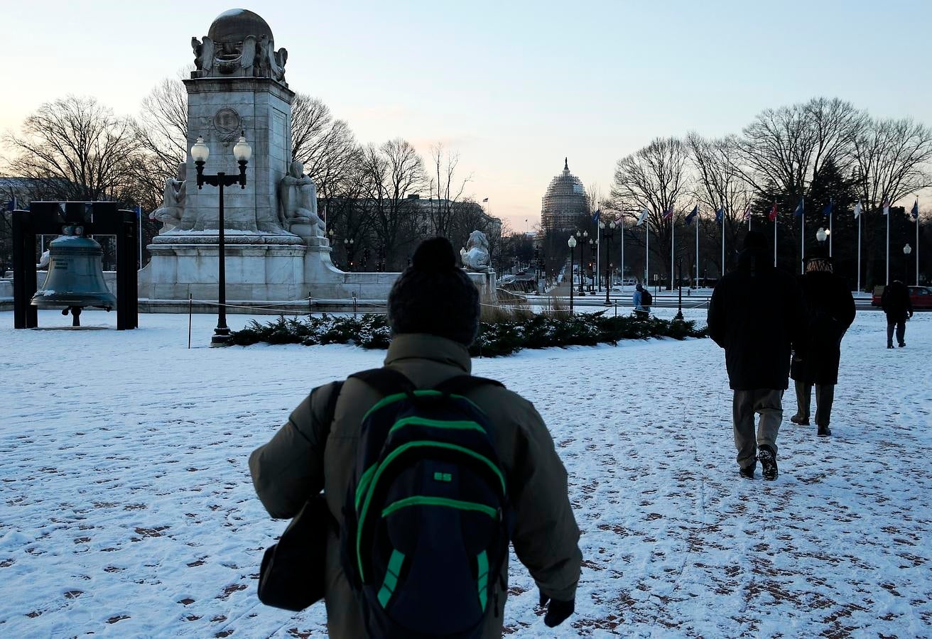 La tormenta de nieve «Jonas» altera la rutina en Washington. Por la mañana, todo el mundo ha tenido que regresar al trabajo pese a la nevada