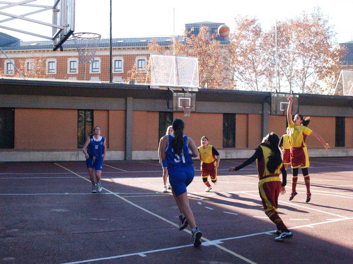 Virgen de Atocha vs Padre Piquer