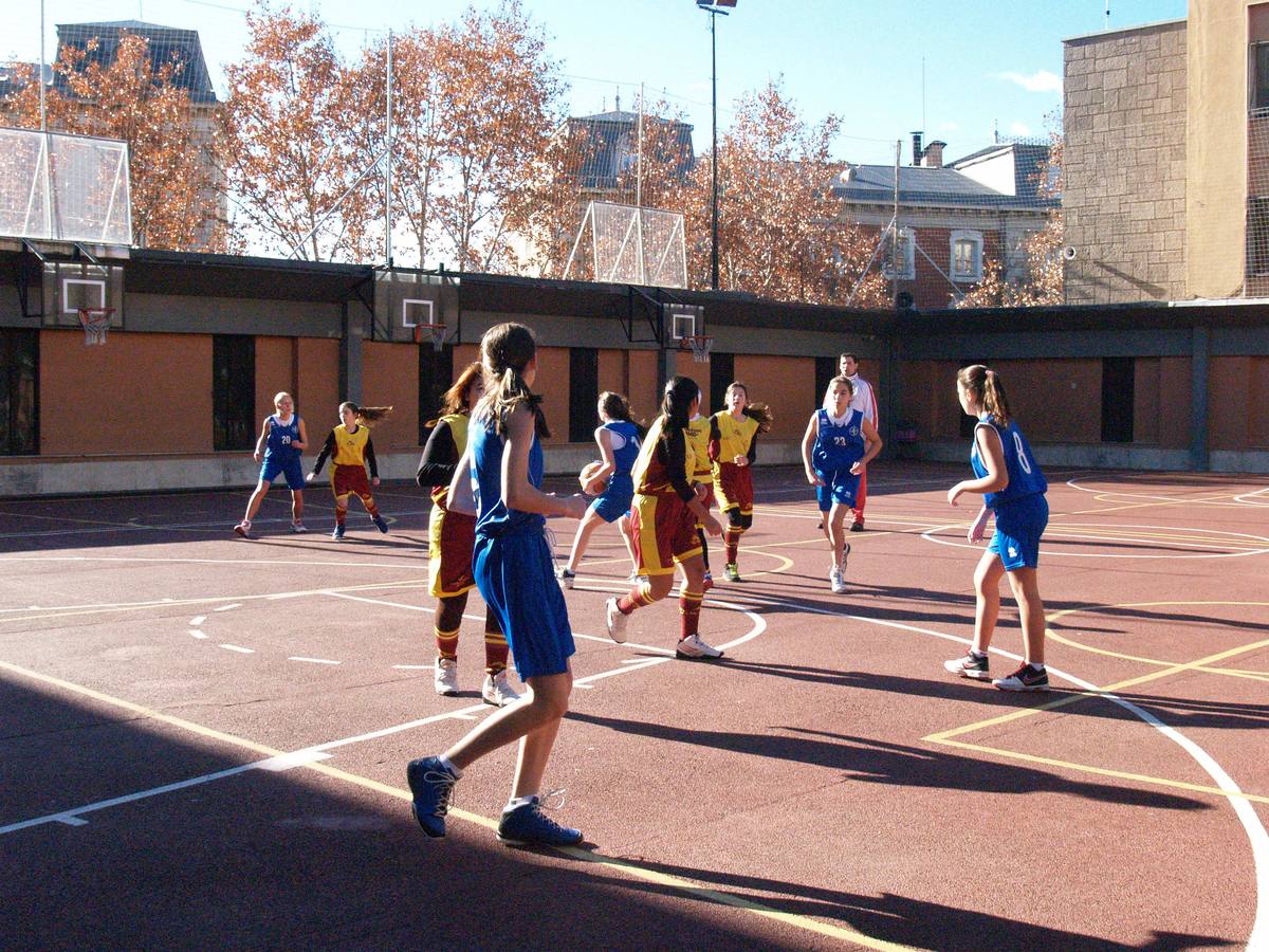 Virgen de Atocha vs Padre Piquer