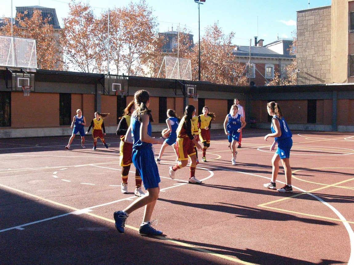 Virgen de Atocha vs Padre Piquer