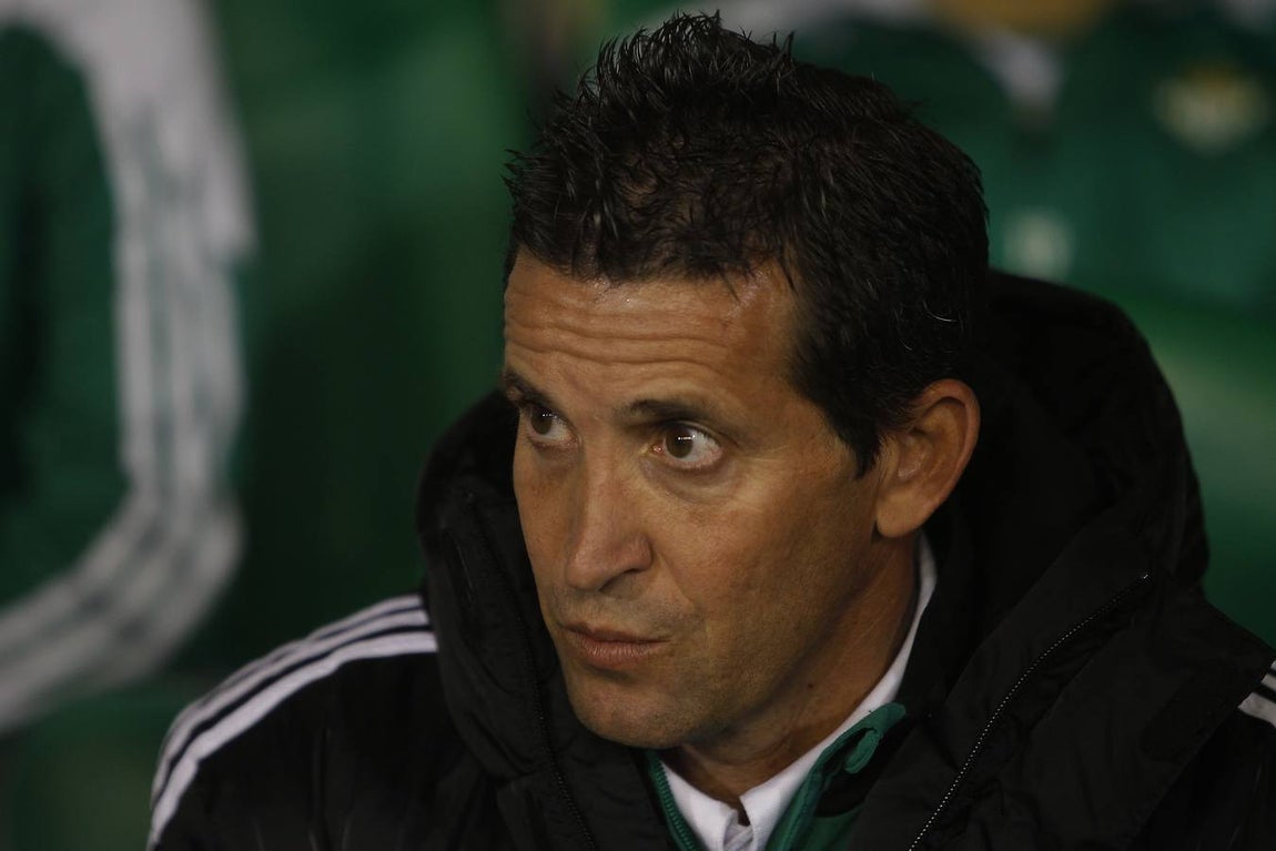 El guardameta bético Adán contuvo al equipo de Zidane, que igualó el partido con un gol en fuera de juego