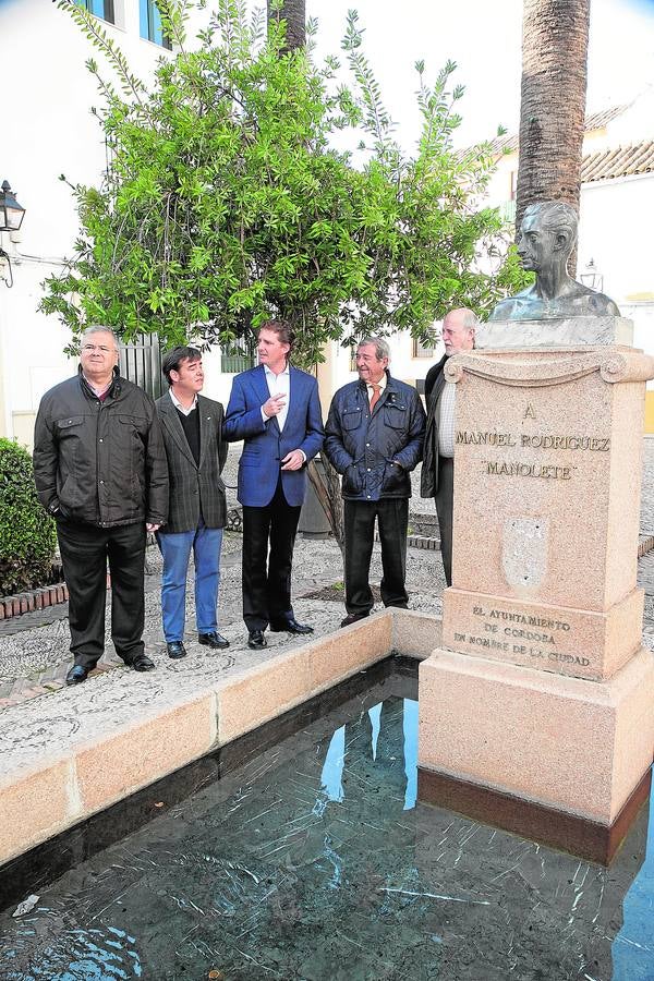 El centenario de Manolete calienta motores. El Partido Popular ha dado el primer paso para que la figura de uno de los mayores toreros de la historia no pase desaparcibida. Así, el PP plantea en 2017 festejos por los cien años del nacimiento de Manolete y propone al Ayuntamiento la creación de una comisión que organice la efeméride.