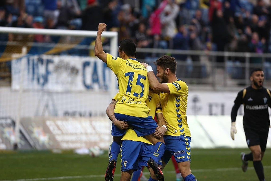 Fotos: Cádiz-Marbella (3-0)