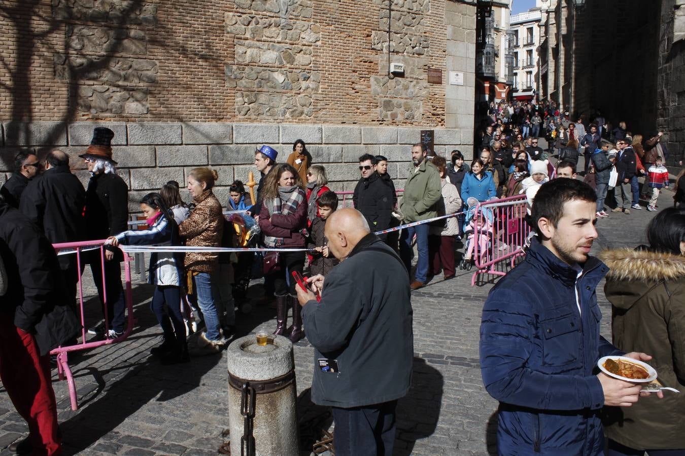 Degustación de carcamusas en la plaza del Ayuntamiento