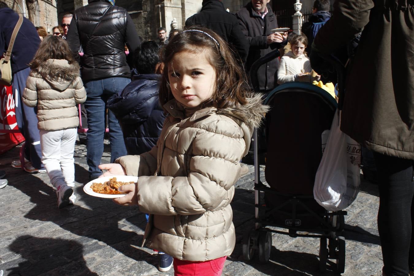 Degustación de carcamusas en la plaza del Ayuntamiento