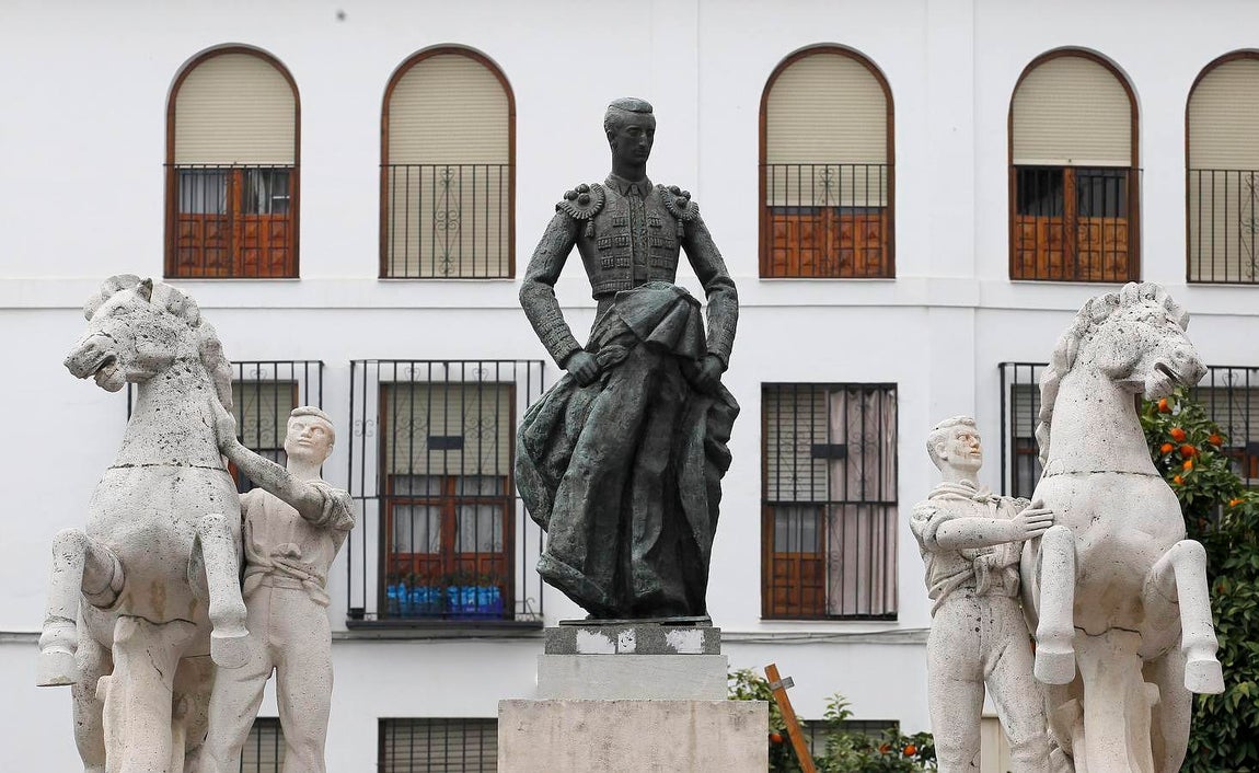 En imágenes, la huella de Manolete por los rincones de Córdoba