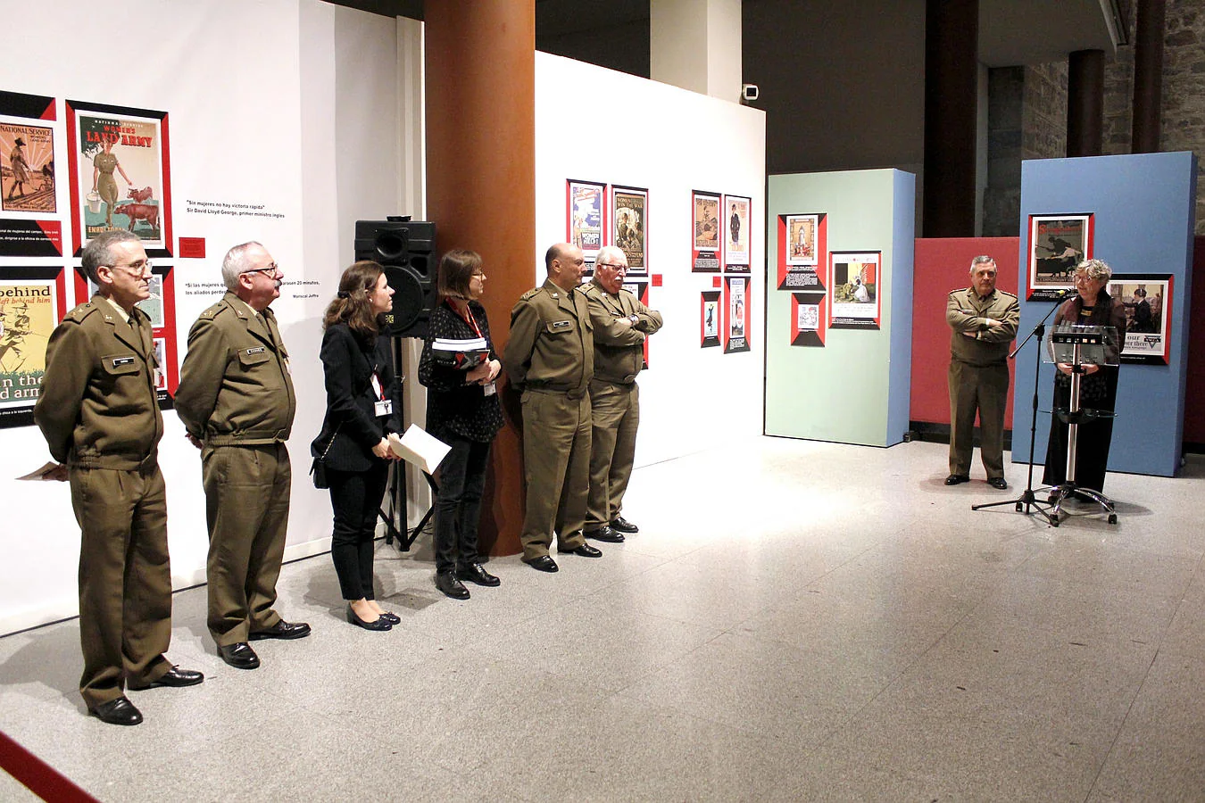 La muestra «Mujeres en la Primera Guerra Mundial. Vanguardia y retaguardia», fue inaugurada por el general director del Museo del Ejército de Toledo, Juan Valentín-Gamazo de Cárdenas