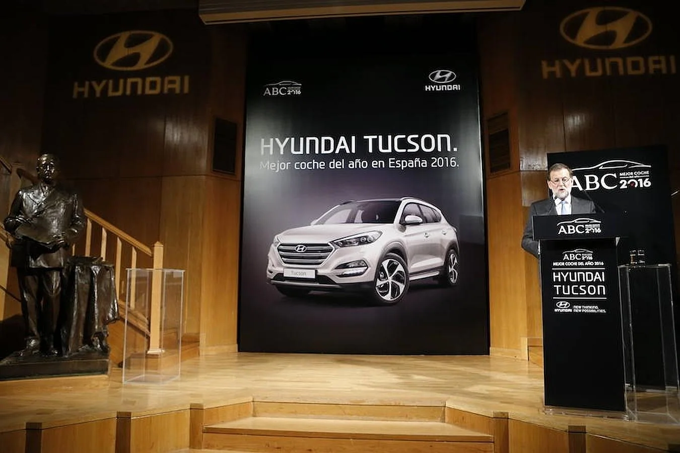 Mariano Rajoy, durante su discurso en la entrega del premio a Mejor Coche del Año ABC 2016 al Hyundai Tucson