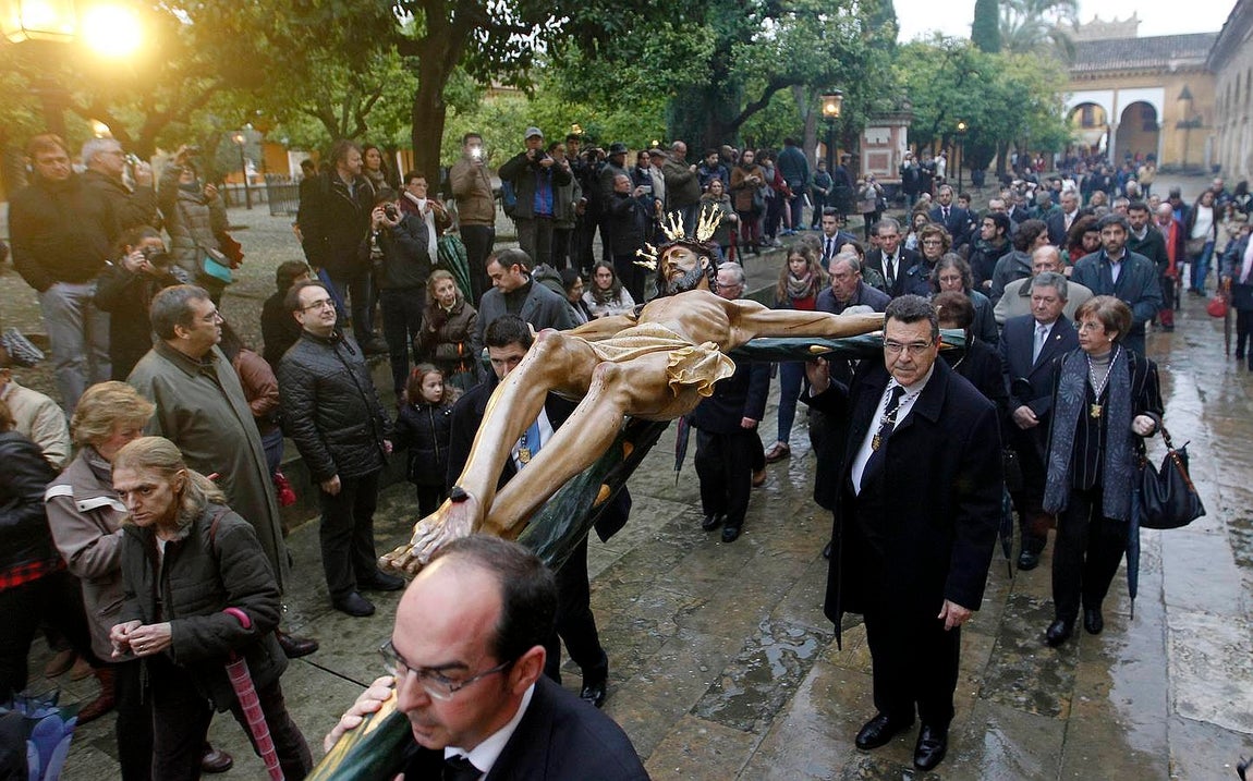El Vía Crucis de la Agrupación de Cofradías, en imágenes