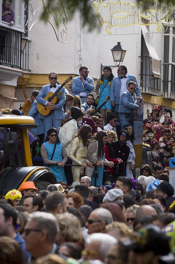 Carrusel de Coros en El Mentidero y La Viña