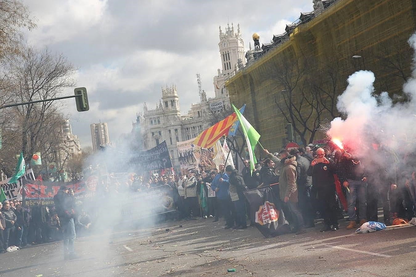 La protesta de los taxistas, en imágenes