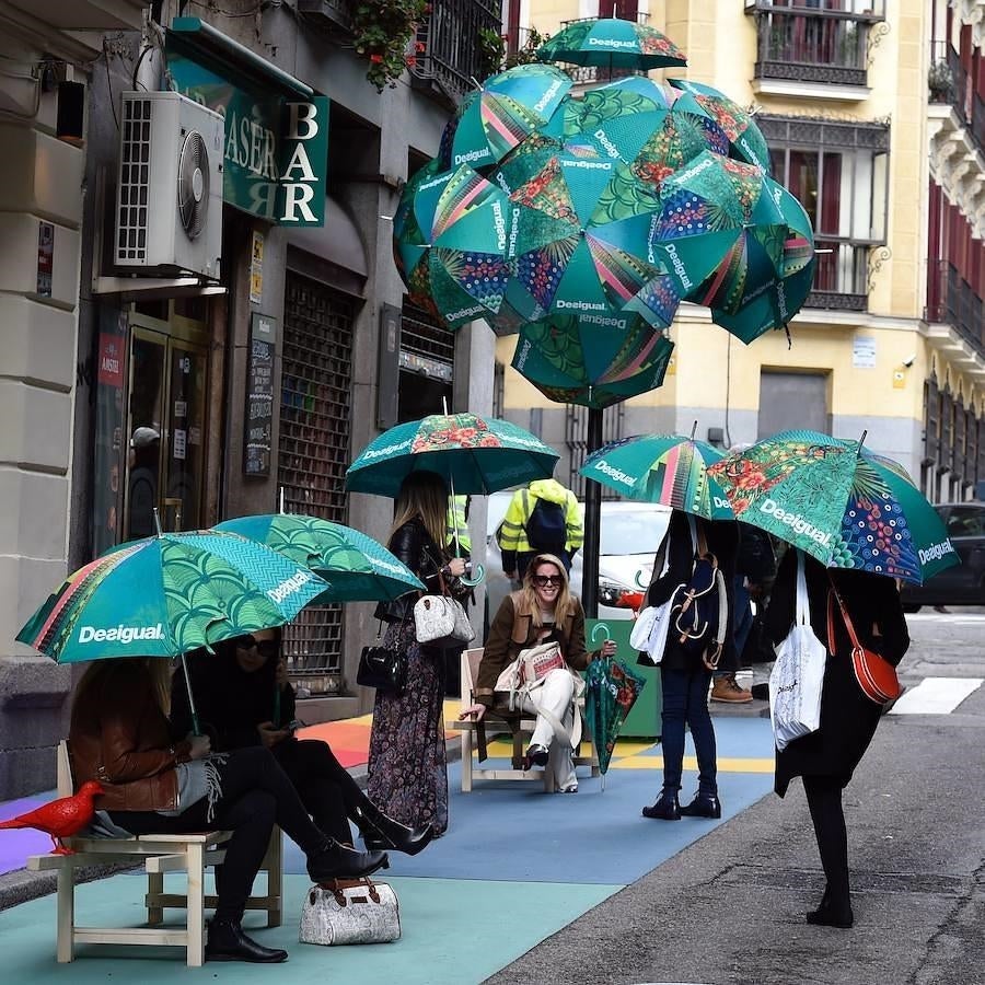 Desigual viste Madrid de color, diversión y exotismo. 