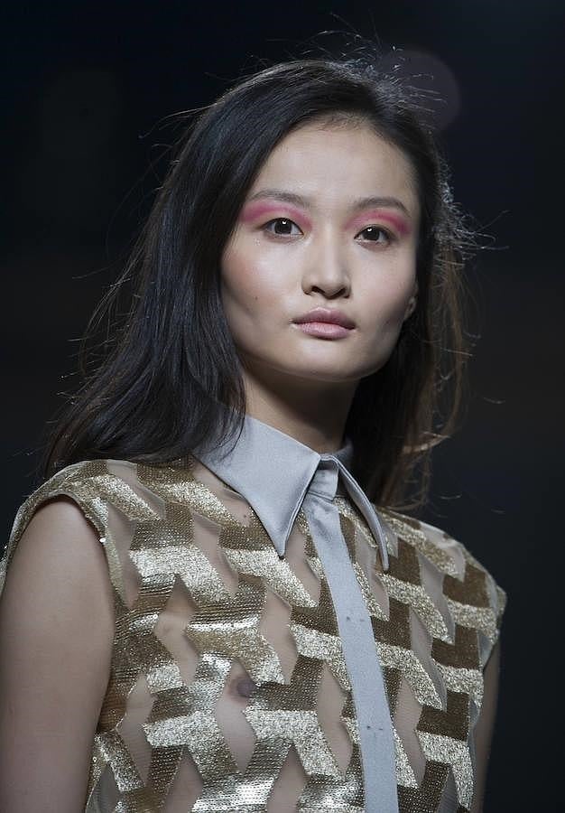 Mercedes Benz Fashion Week. Desfile del diseñador Duyos. 