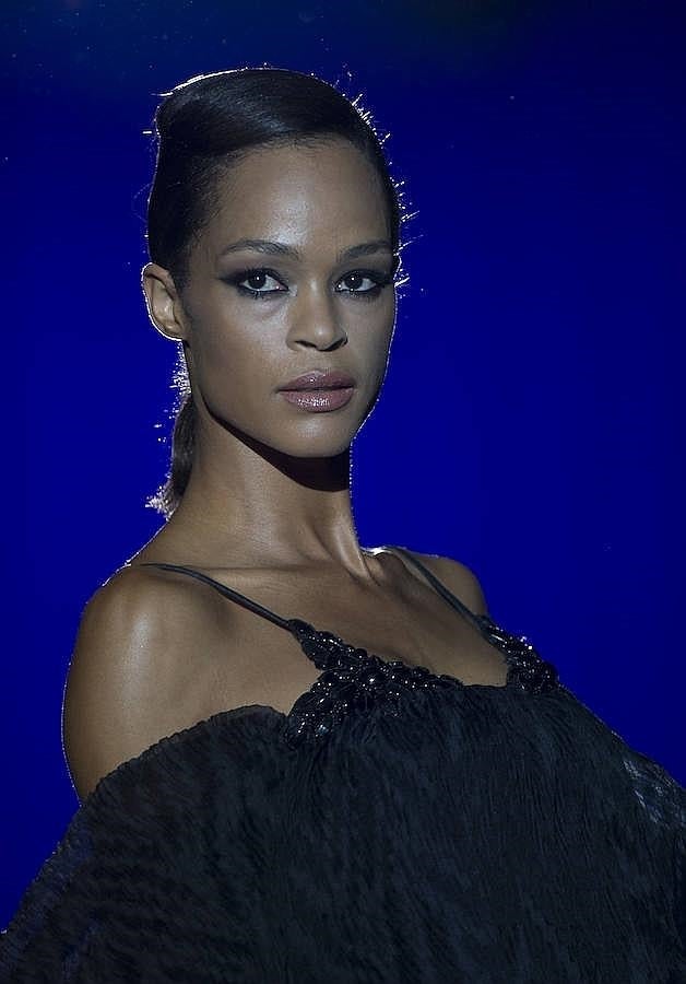 Propuestas para el otoño-invierno 2016-17 del diseñador Hannibal Laguna. 