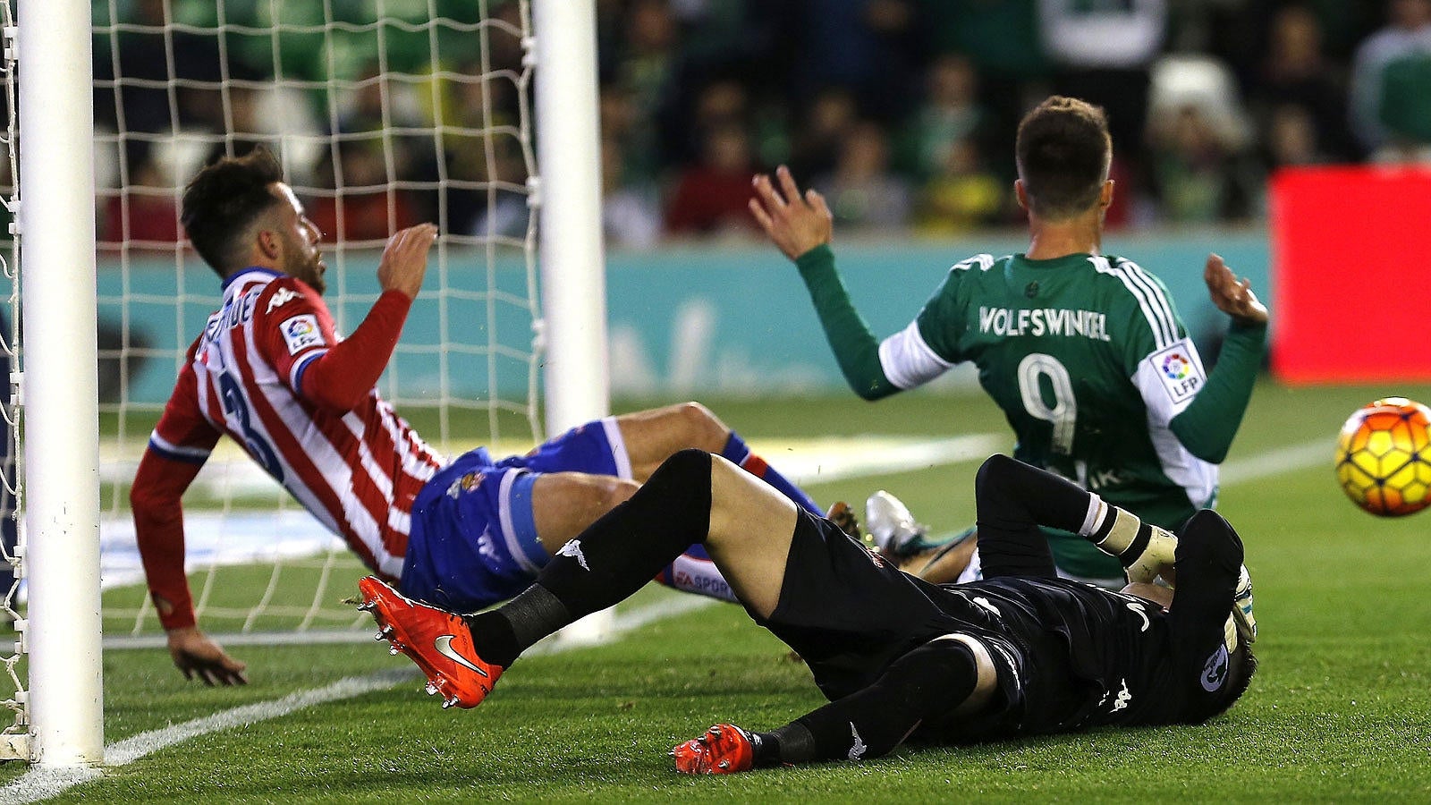 El Betis consigue un punto ante el Sporting que sabe a poco (1-1)