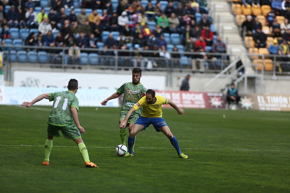 Partido Cádiz-La Hoya (1-1)