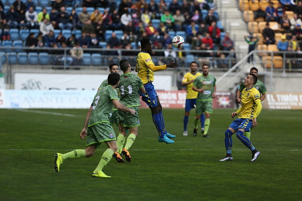 Partido Cádiz-La Hoya (1-1)