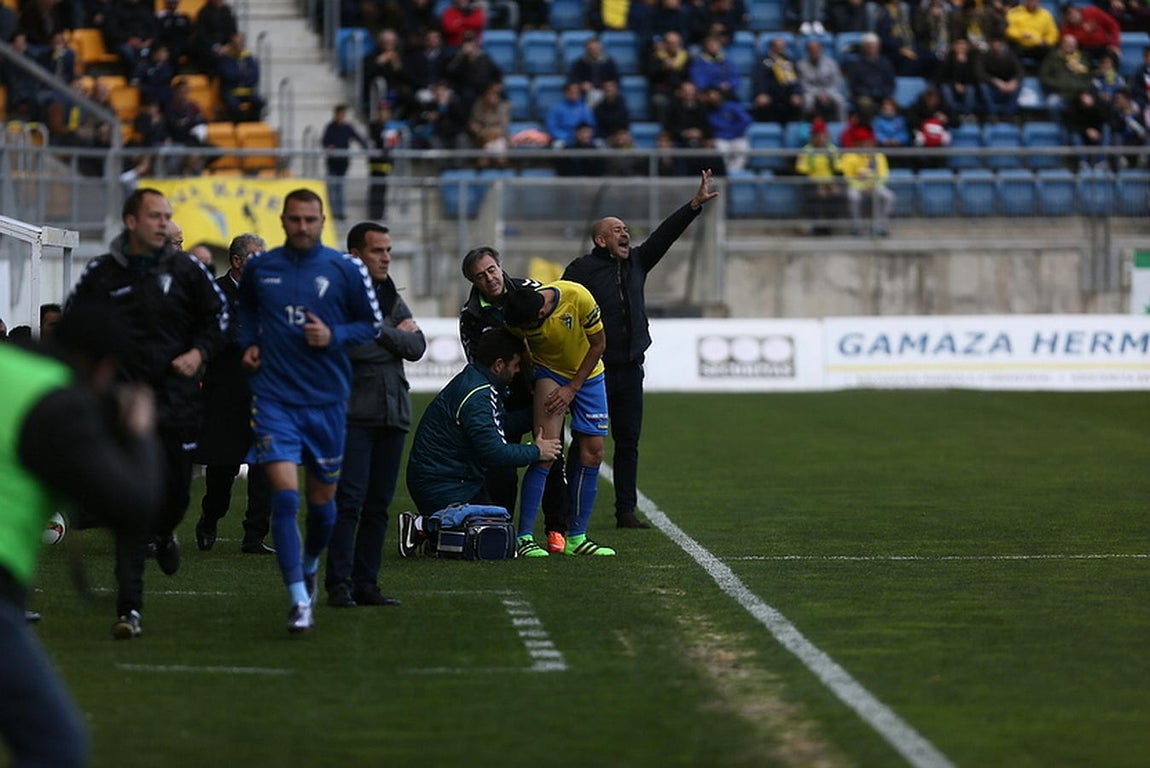 Partido Cádiz-La Hoya (1-1)