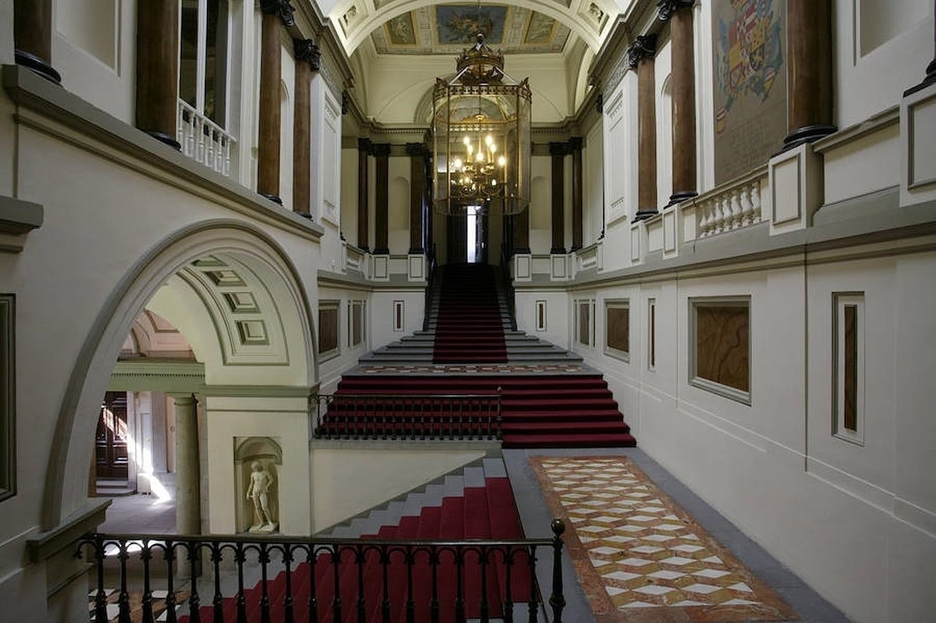 18.. El interior del Palacio del primer secretario de Estado, actual Centro de Estudios Políticos y Constitucionales