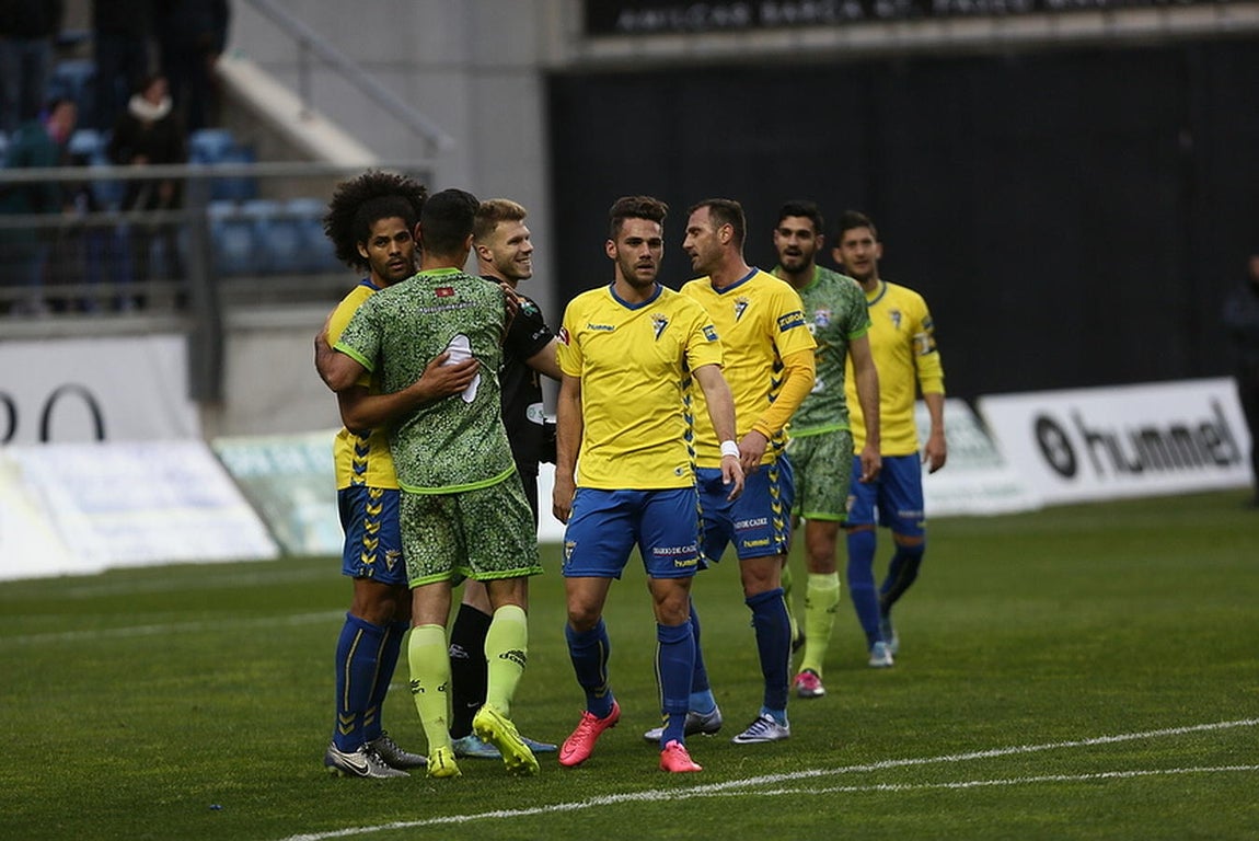 Partido Cádiz-La Hoya (1-1)