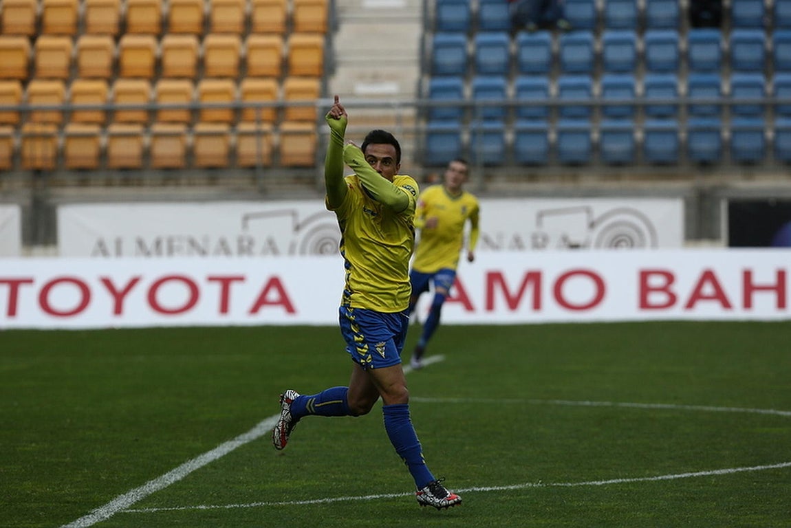 Partido Cádiz-La Hoya (1-1)