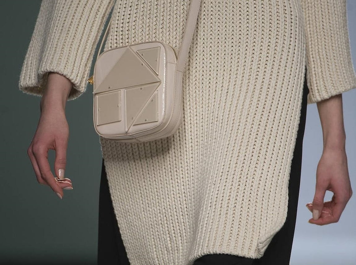 Devota &amp; Lomba apuesta por una mujer  elegante, con líneas rectas y cómodas. 