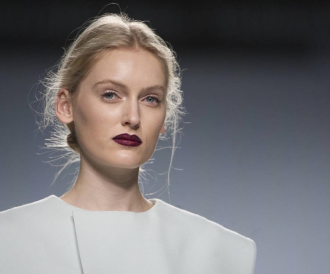 Devota &amp; Lomba apuesta por una mujer joven y elegante, con líneas rectas y cómodas. 