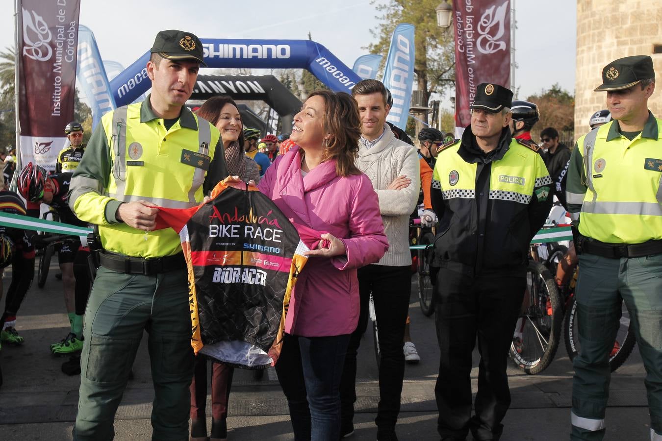 Cambio de líderes. Alban Lakata y Kristian Hynek, del Topeak Ergon, han conseguido la victoria y la primera posición en la general