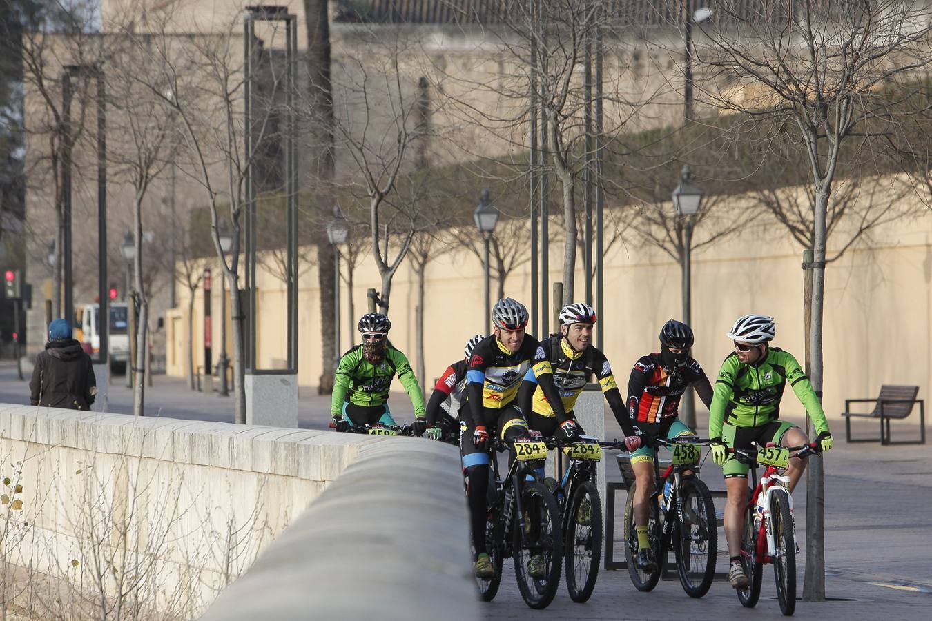 Cambio de líderes. Alban Lakata y Kristian Hynek, del Topeak Ergon, han conseguido la victoria y la primera posición en la general