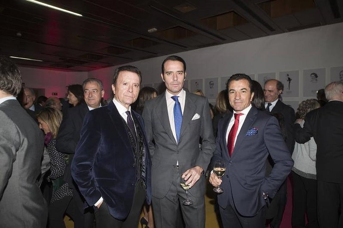 Ortega Cano, José Ignacio Uceda Leal y José Pedro Prados Martín, más conocido como «El Fundi», entre los asistentes al Premio Taurino de ABC. 