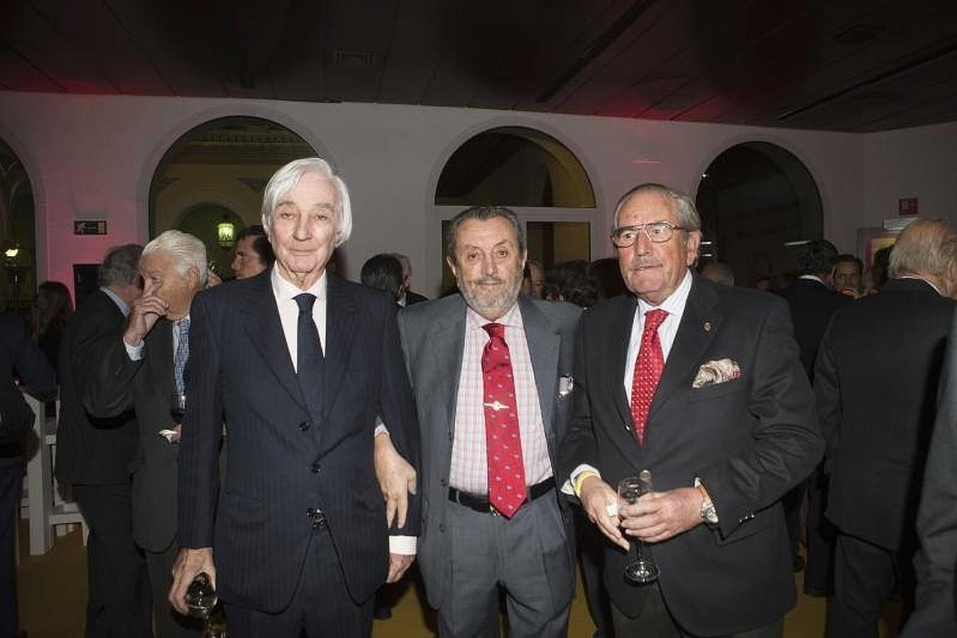 Javier Aresti, José Luis Blanco y Eduardo Miura, en la entrega del VIII Premio Taurino de ABC