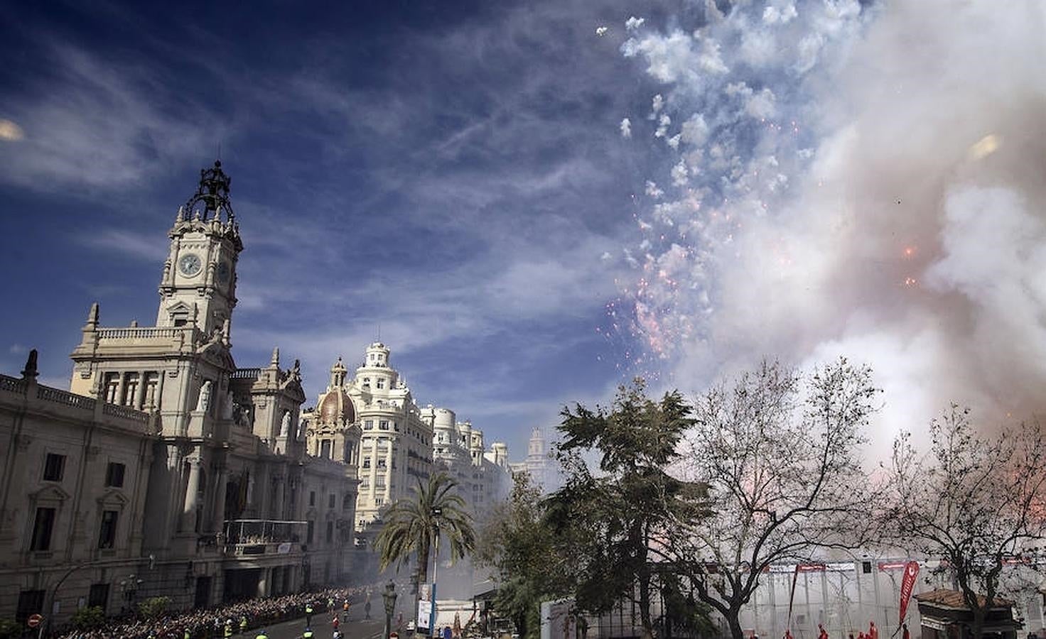 Así ha sido la mascletà dedicada a la Unesco por las Fallas de Valencia