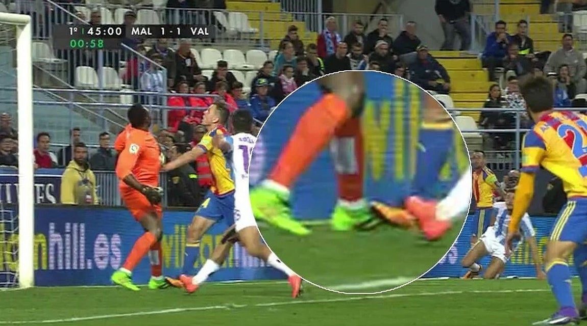 El absurdo y polémico autogol de Kameni