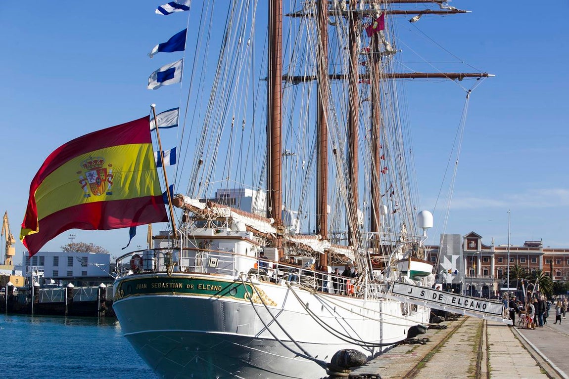 El buque escuela Juan Sebastián de Elcano, en Cádiz
