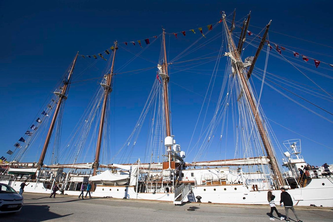 El buque escuela Juan Sebastián de Elcano, en Cádiz