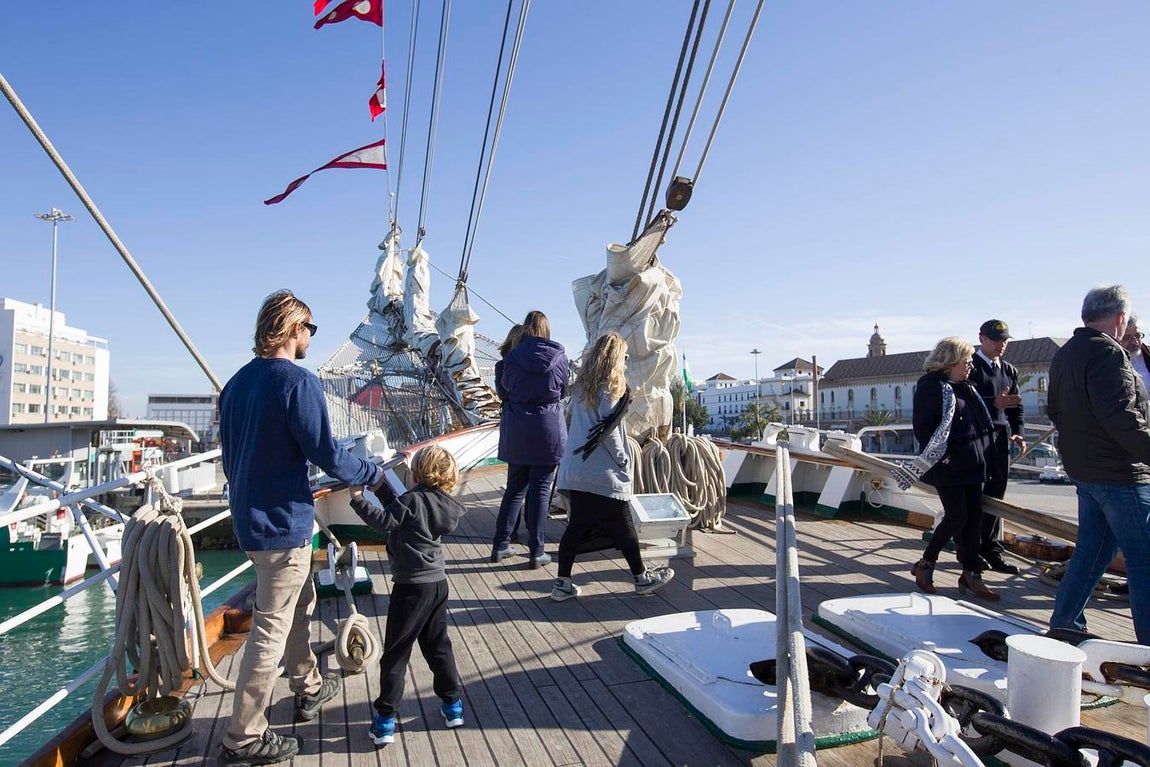 El buque escuela Juan Sebastián de Elcano, en Cádiz