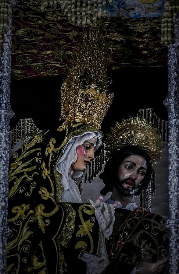 La Virgen de Gracia y Amparo ya está en su palio acompañada de San Juan