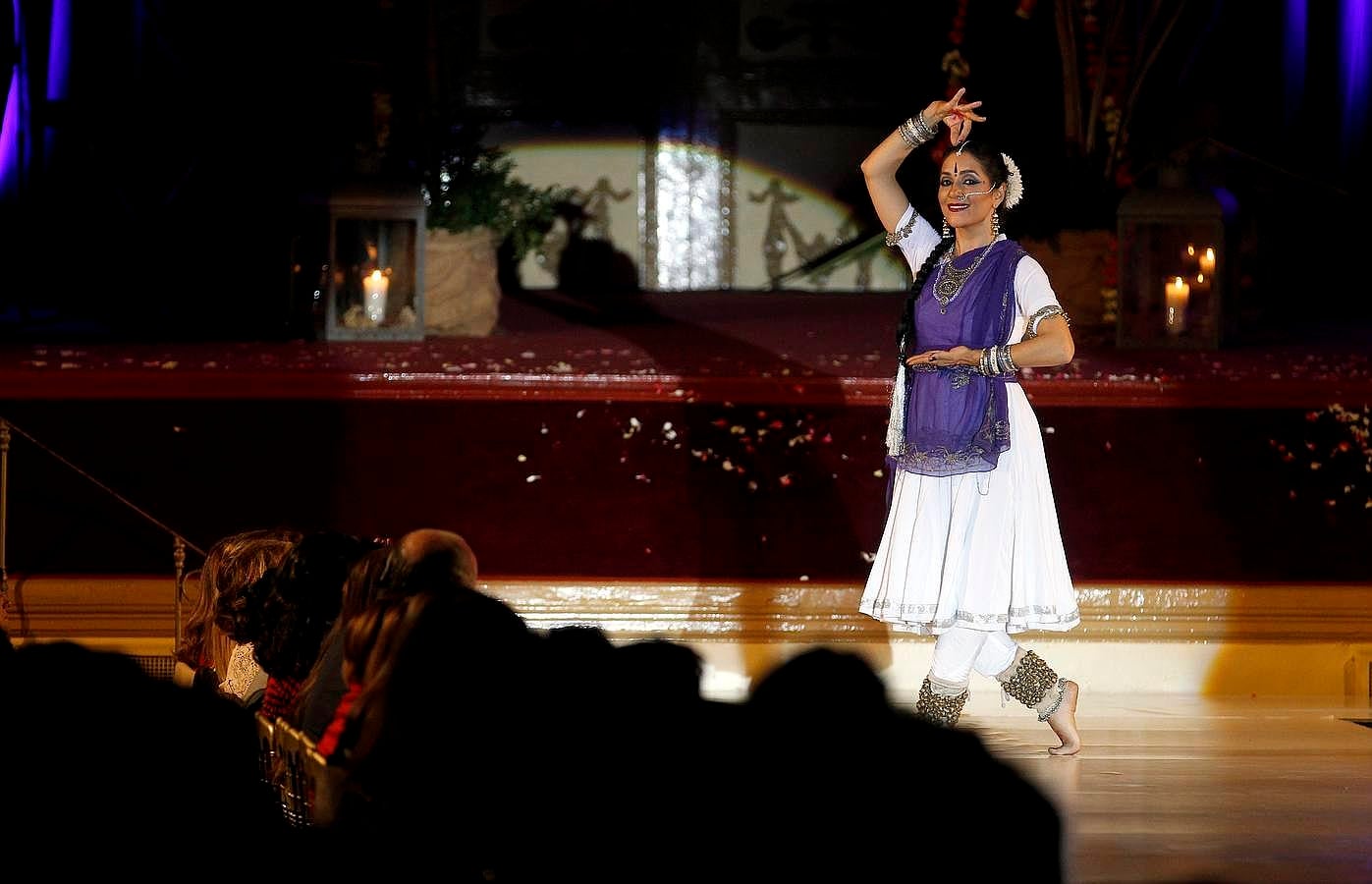 En imágenes, la colección flamenca y solidaria de Juana Martín