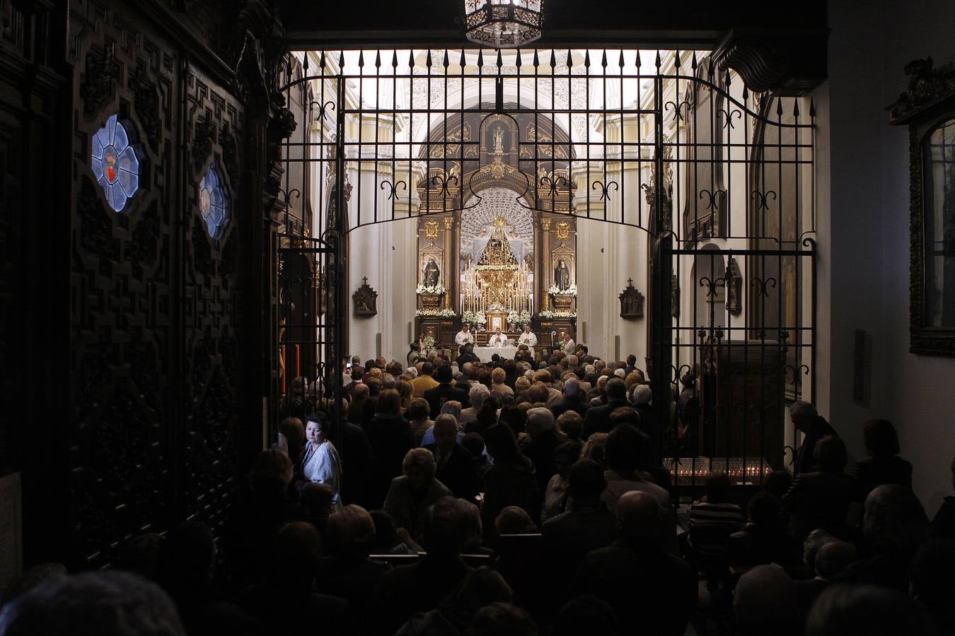 Imágenes de un inmejorable Viernes de Dolores