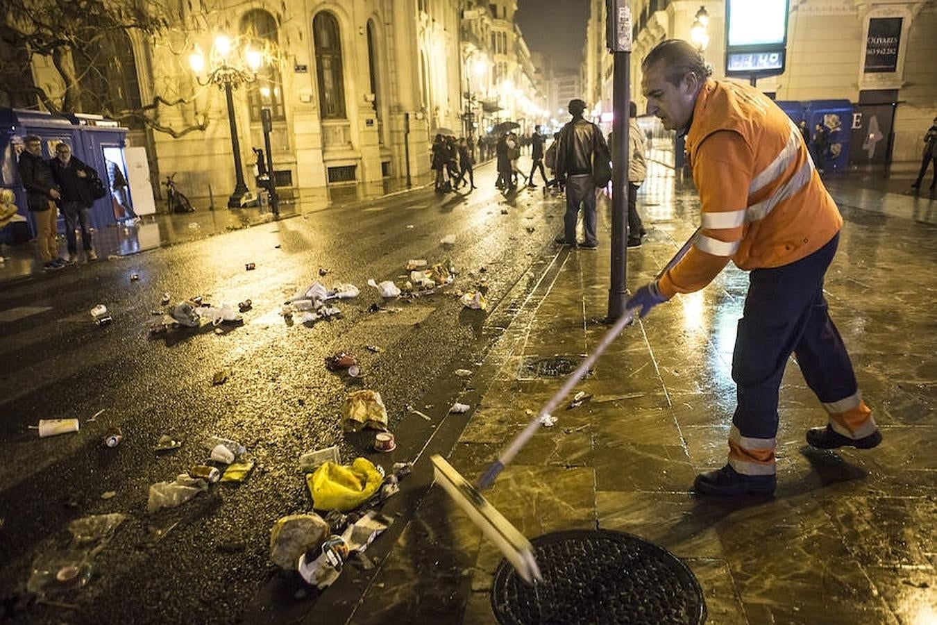 Limpieza tras la Cremà. 