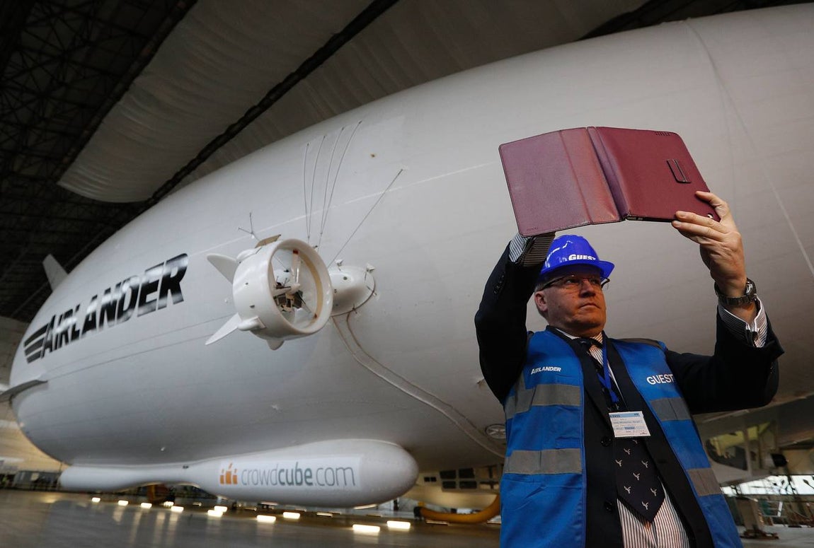 05. «Hablamos de 300 pies de largo. No hay nada de este tamaño en la actualidad», subrayó David Burns, el principal piloto de pruebas.