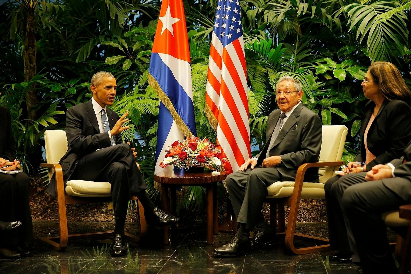 Obama se dirige a los periodistas durante su entrevista con Castro en La Habana. 