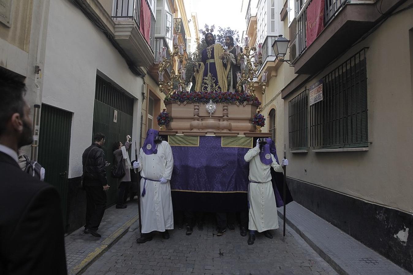 Fotos: El Prendimiento en el Lunes Santo. Semana Santa en Cádiz 2016