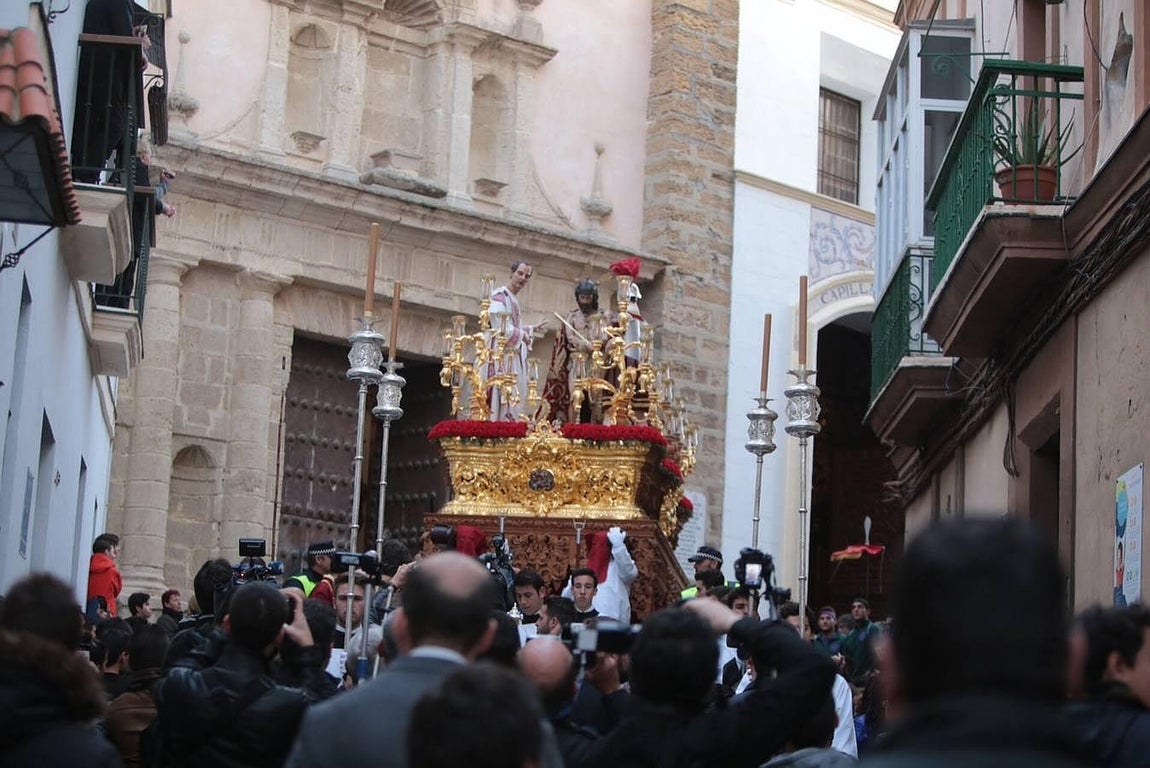 Las imágenes del Martes Santo en Cádiz