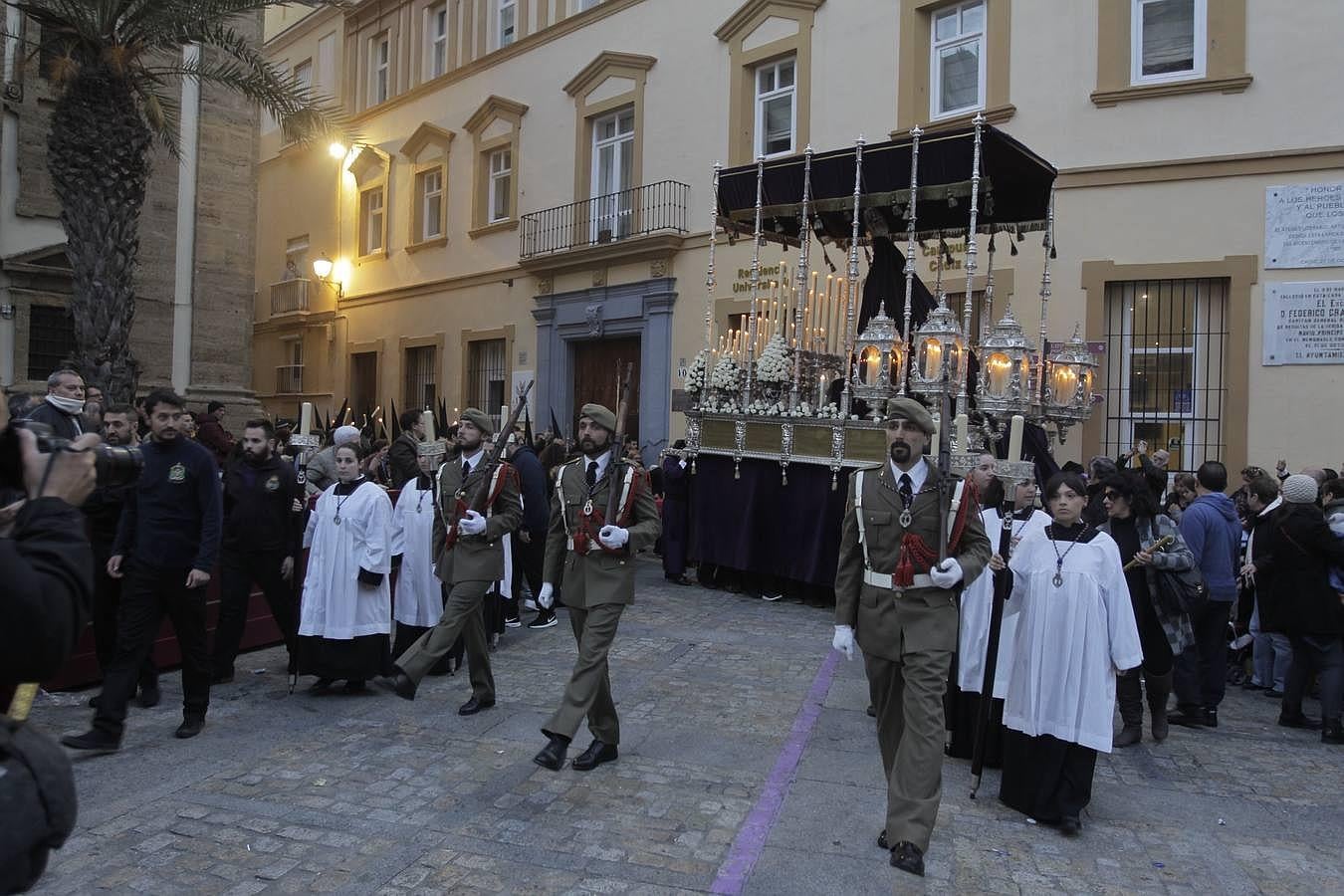 Fotos: Piedad el Martes Santo en Cádiz. Semana Santa 2016