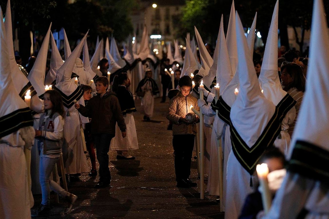 La estación de penitencia de la Paz, en imágenes