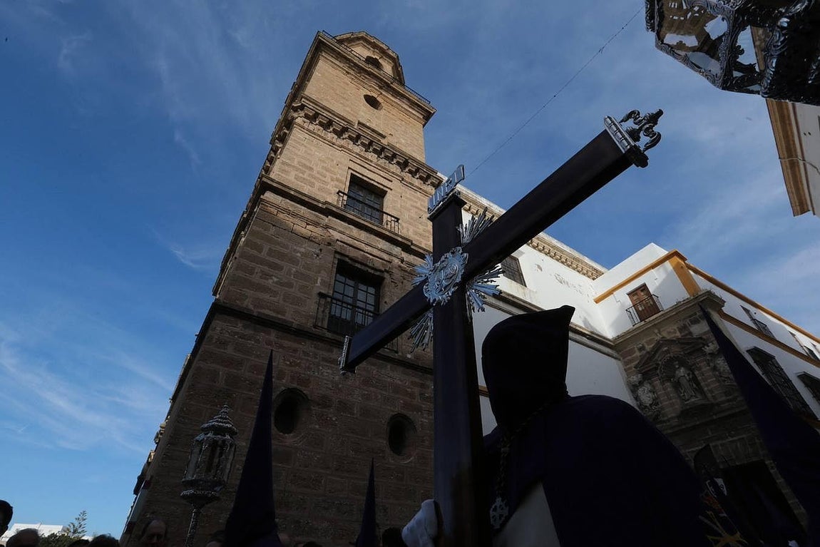 Fotos: Cigarreras el Miércoles Santo en Cádiz. Semana Santa 2016